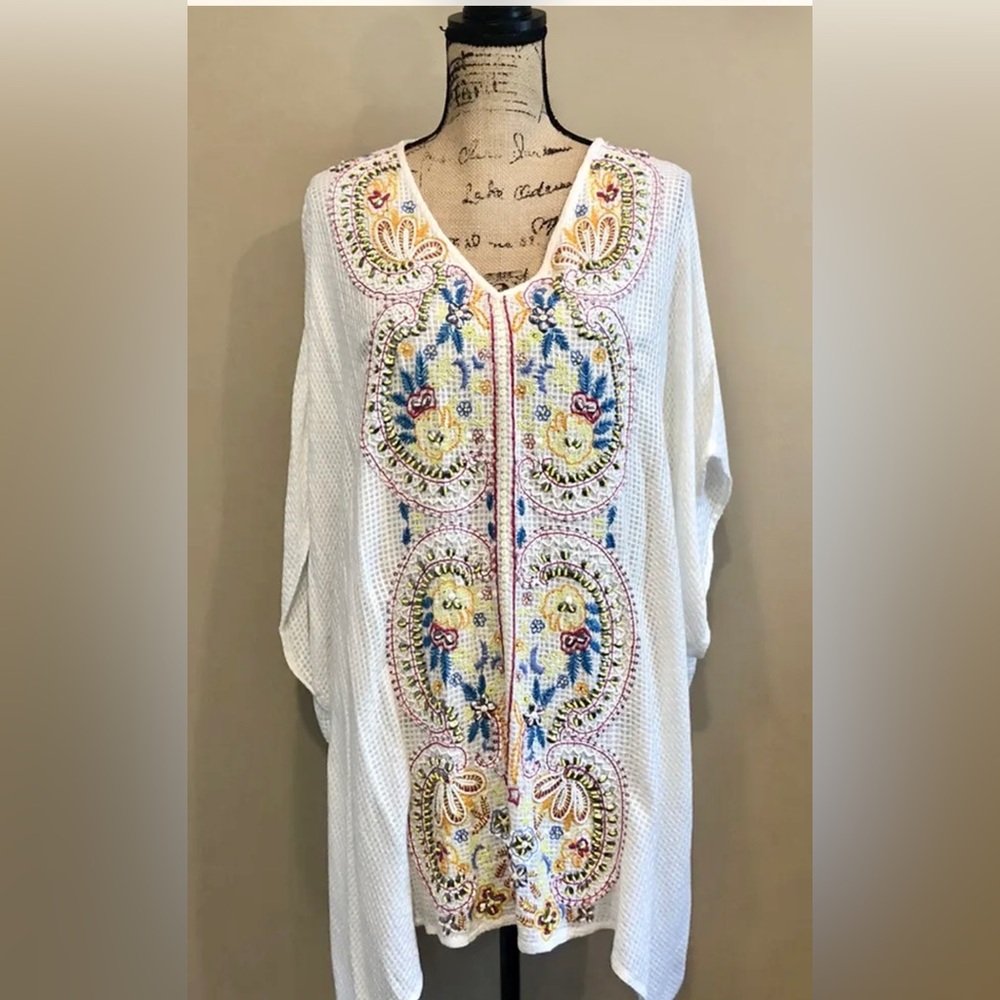 New with tags Anthropologie White caftan bathing suit cover-up. Size M/L